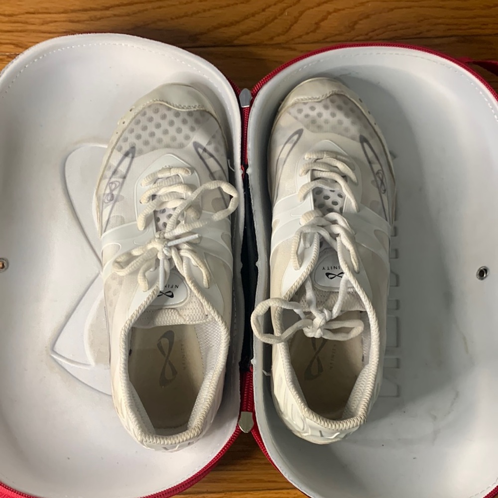 Infinity vengeance cheer shoes with bag. Size 9.